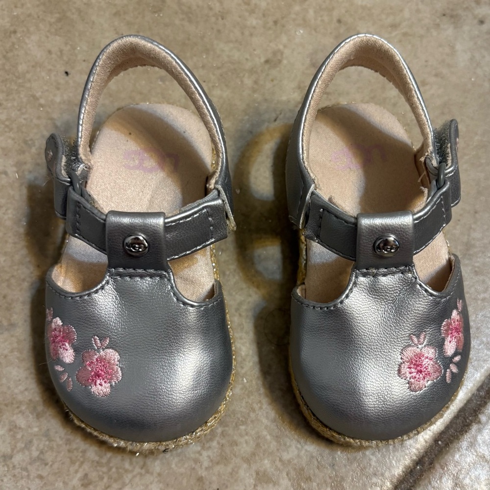 Ugg Emmery Baby Sandals Size 2/3